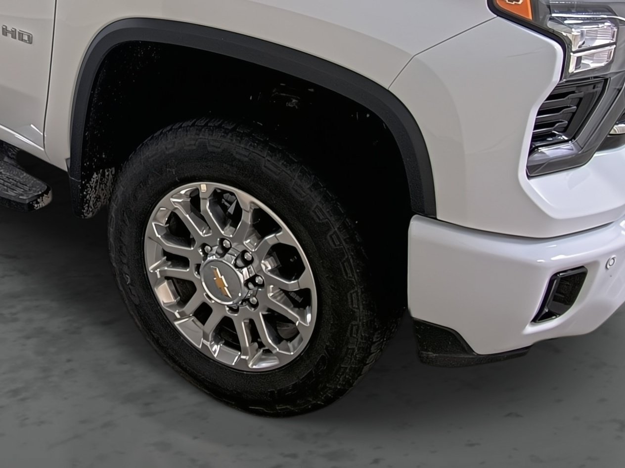 Used 2025 Chevrolet Silverado 2500 LTZ w/ Z71 Chrome Sport Edition AWD/4WD image 14
