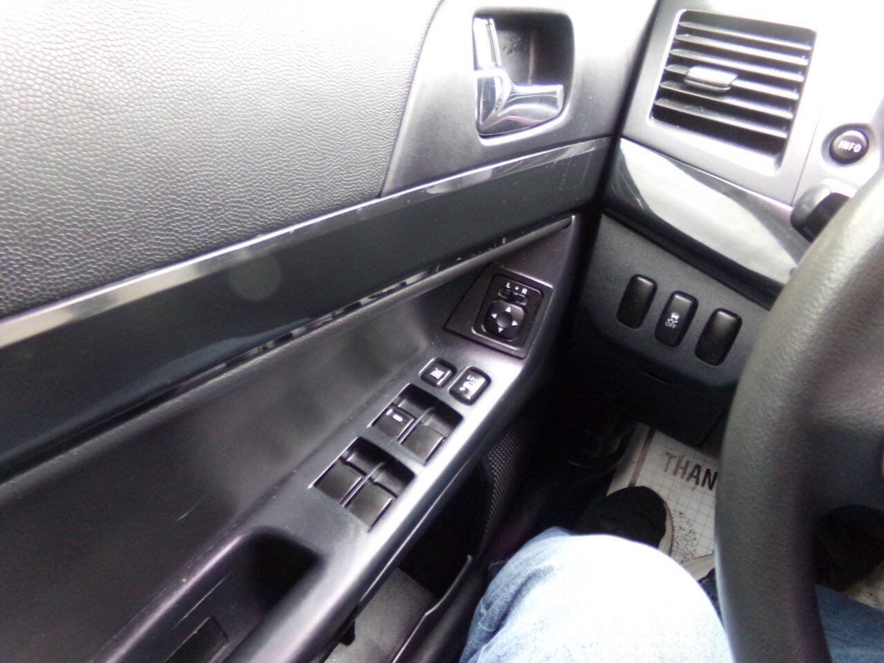 Used 2016 Mitsubishi Lancer ES FWD image 15