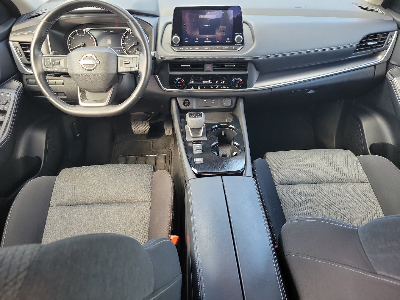 Used 2025 Nissan Rogue SV FWD image 11