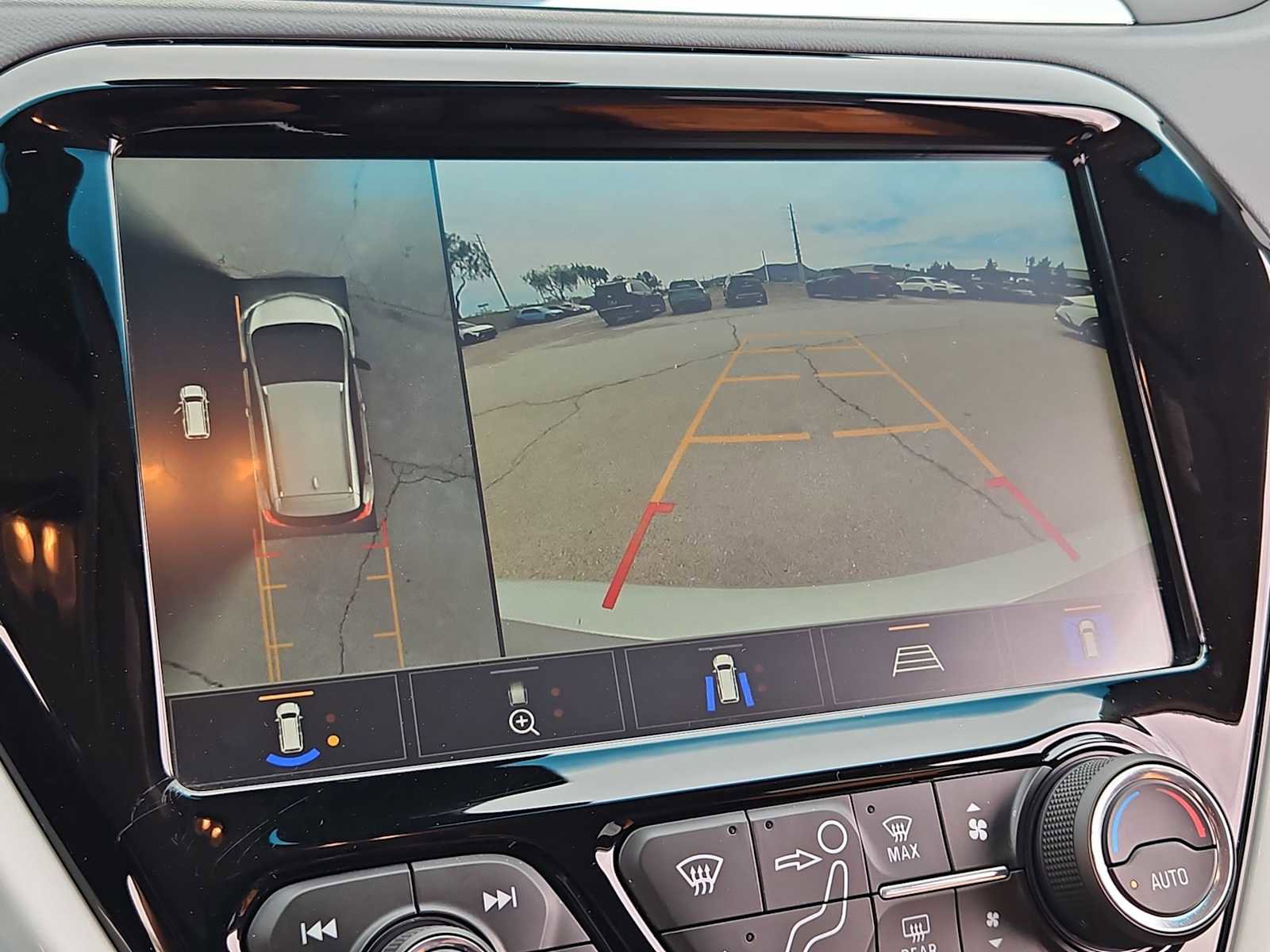 Used 2020 Chevrolet Bolt Premier w/ Infotainment Package image 28