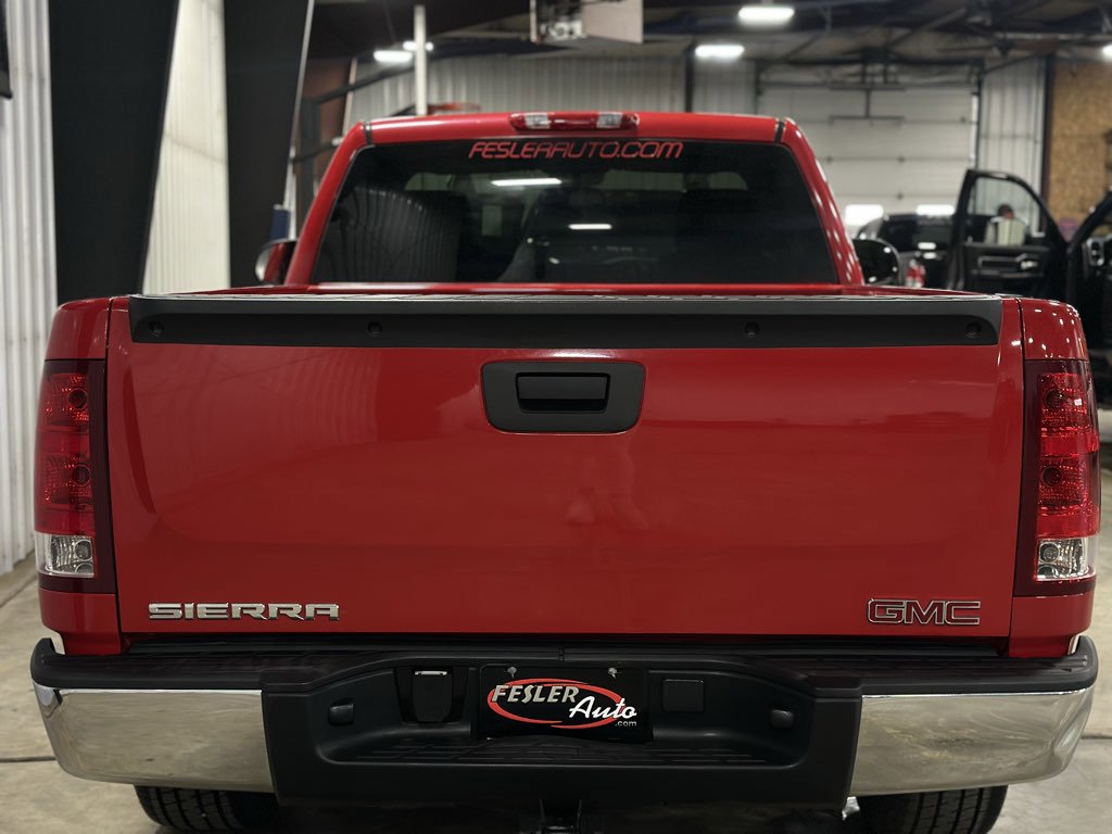 Used 2008 GMC Sierra 1500 W/T w/ SL Package RWD image 2