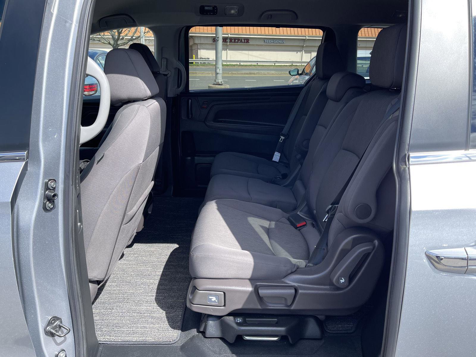 Used 2024 Honda Odyssey EX image 13