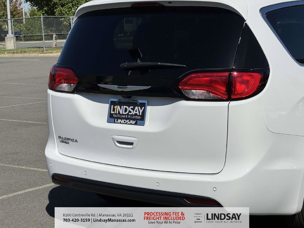 New 2027 Chrysler Pacifica LX FWD image 9
