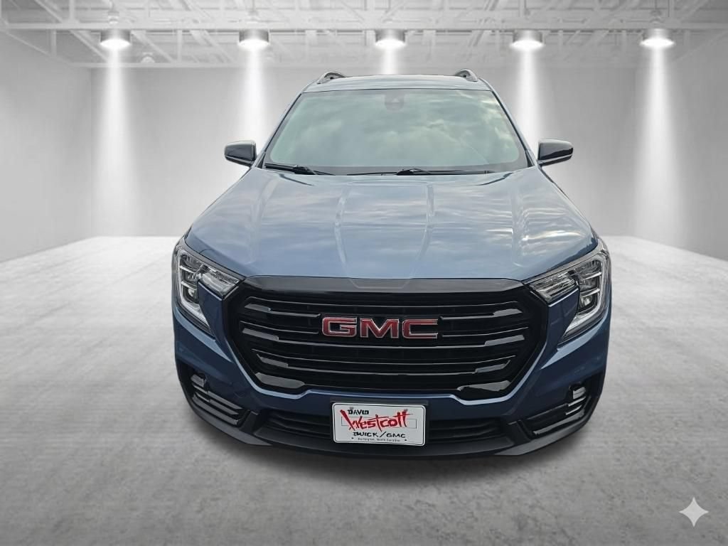 Used 2024 GMC Terrain SLT w/ Elevation Edition FWD image 12