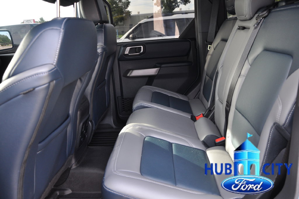 Used 2023 Ford Bronco Outer Banks AWD/4WD image 12