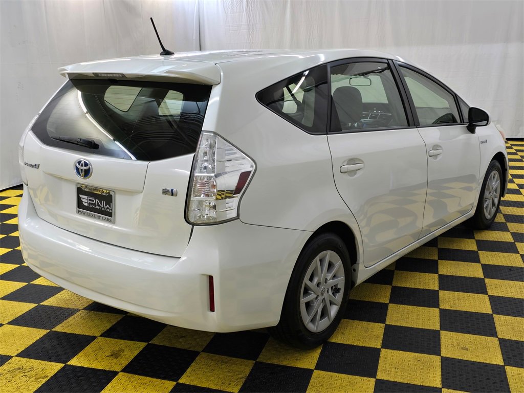 Used 2014 Toyota Prius V Two image 3