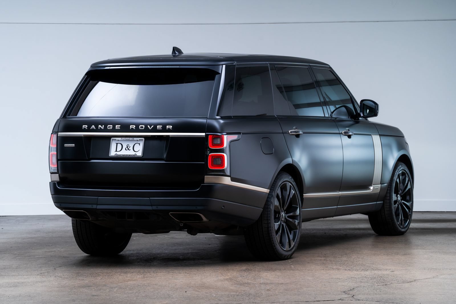 Used 2021 Land Rover Range Rover Autobiography Fifty Edition AWD/4WD image 6