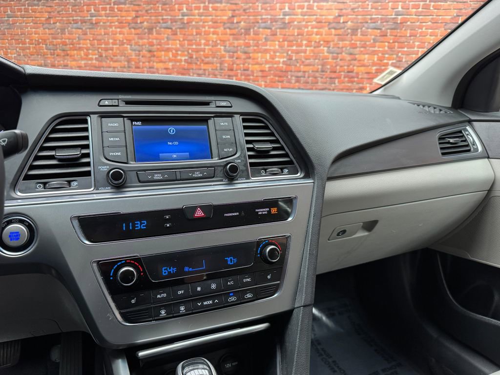 Used 2015 Hyundai Sonata Sport w/ Option Group 03 FWD image 17
