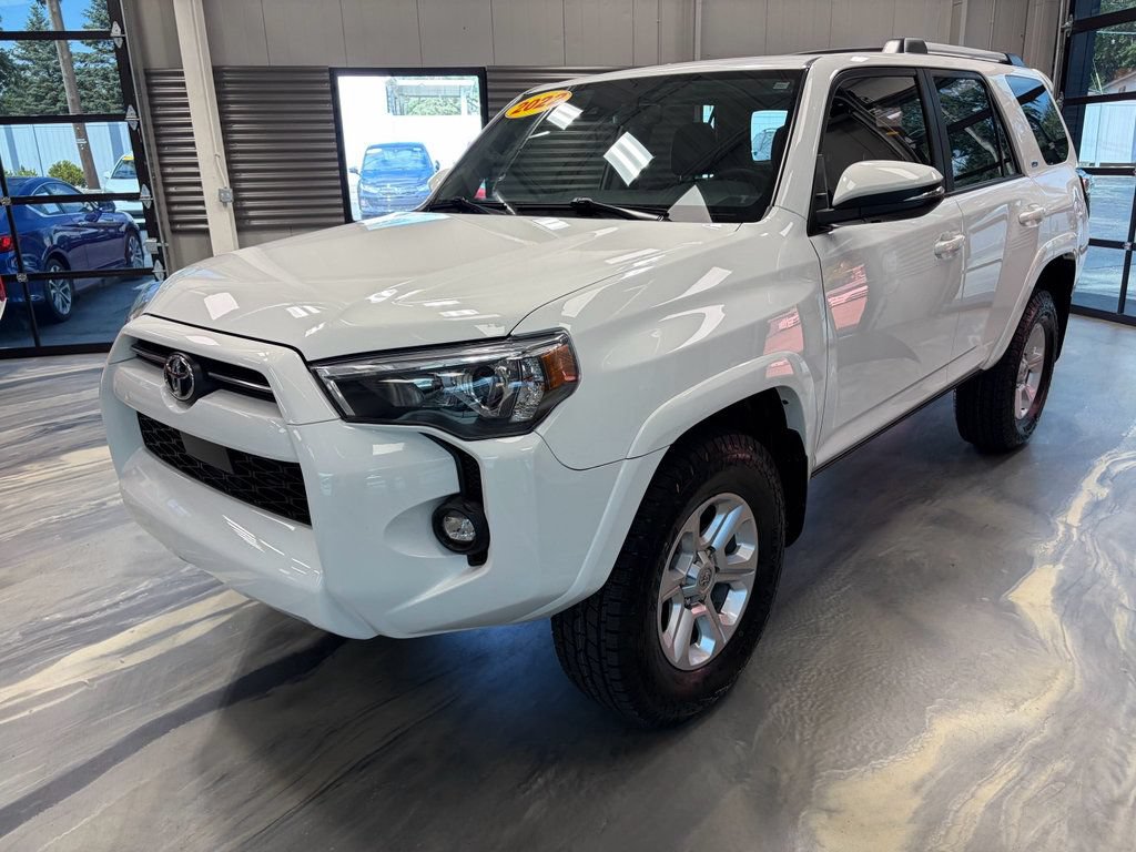 Used 2022 Toyota 4Runner SR5 Premium w/ Moonroof Package AWD/4WD image 3
