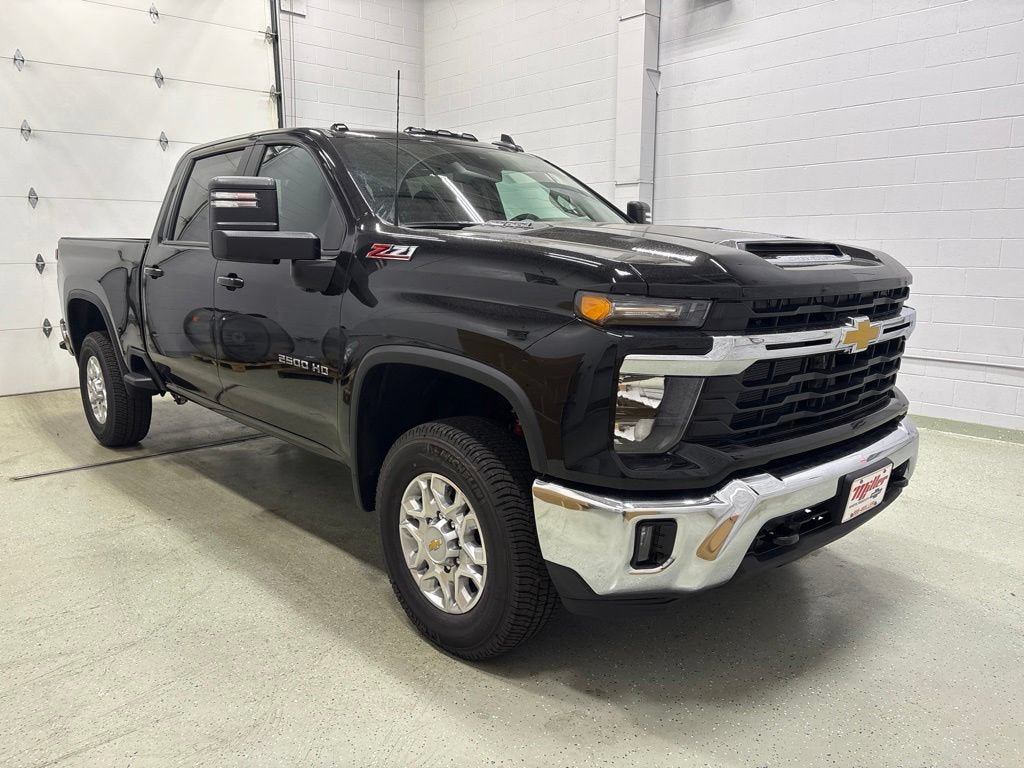 New 2026 Chevrolet Silverado 2500 LT AWD/4WD image 2