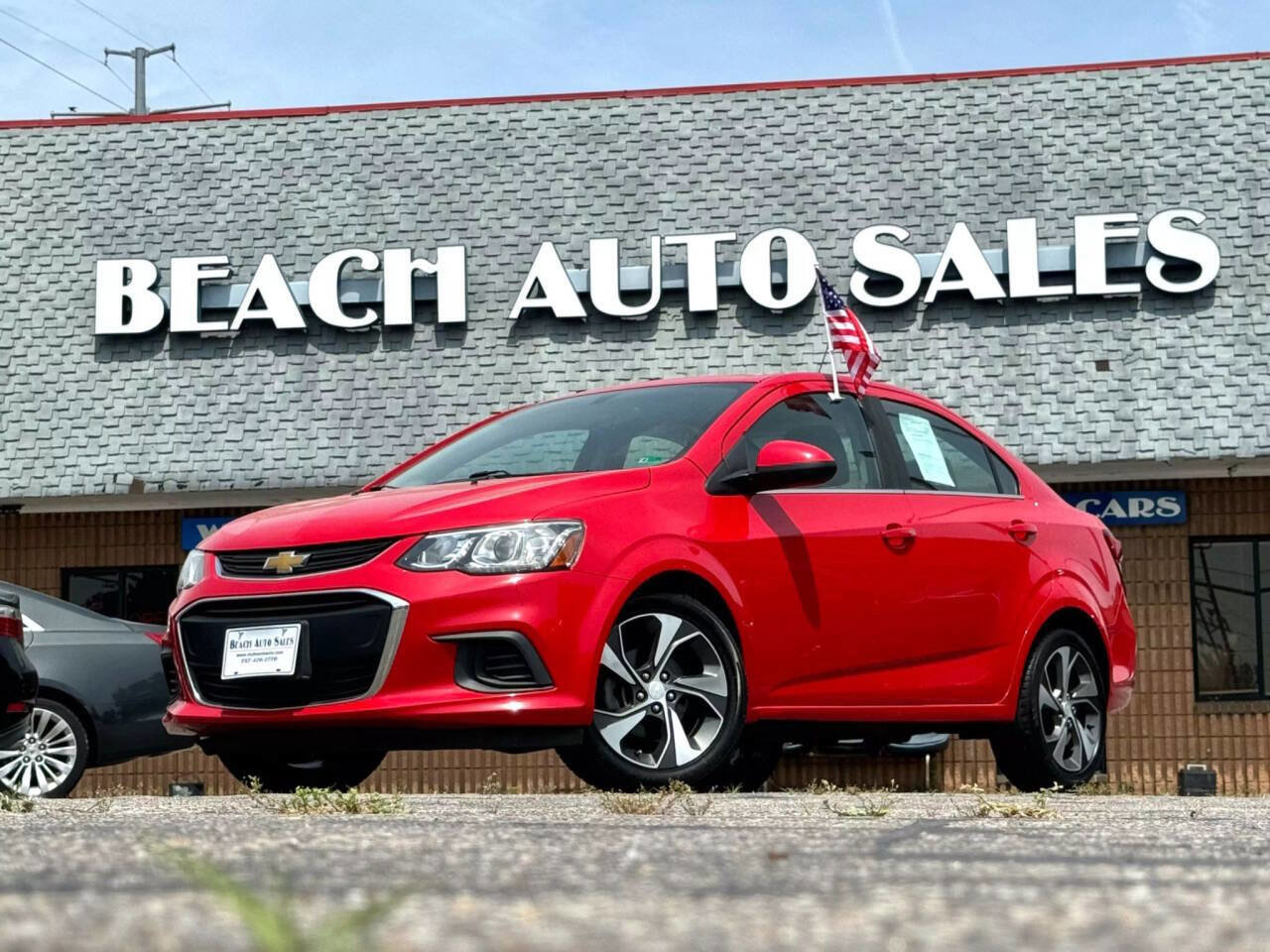 Used 2020 Chevrolet Sonic Premier FWD image 1