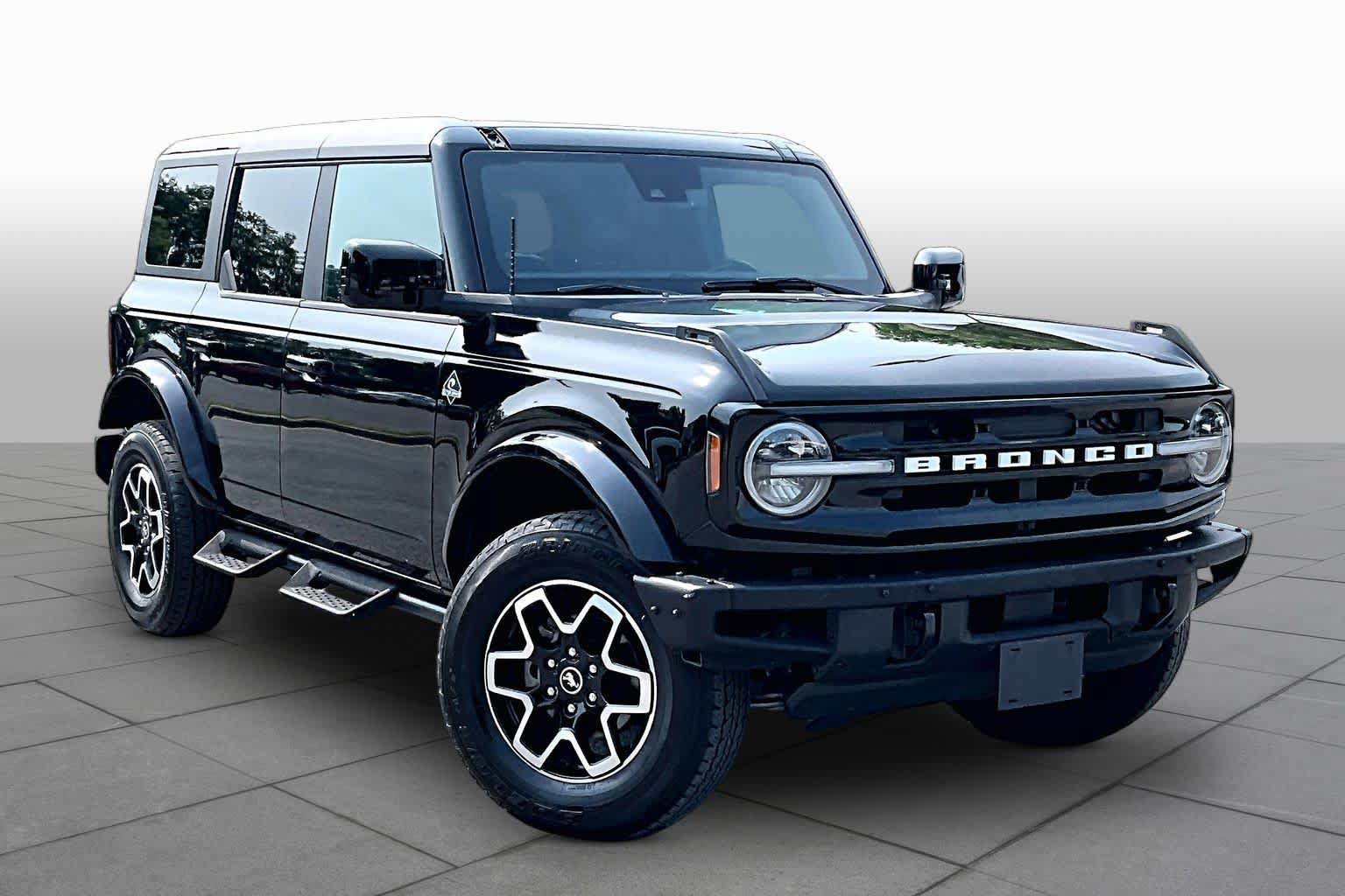 Used 2024 Ford Bronco Outer Banks AWD/4WD image 3