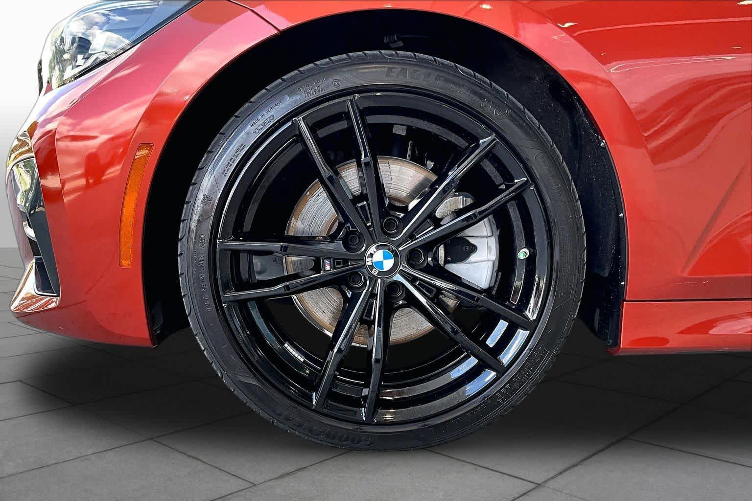 Used 2022 BMW 330i Sedan w/ M Sport Package RWD image 10