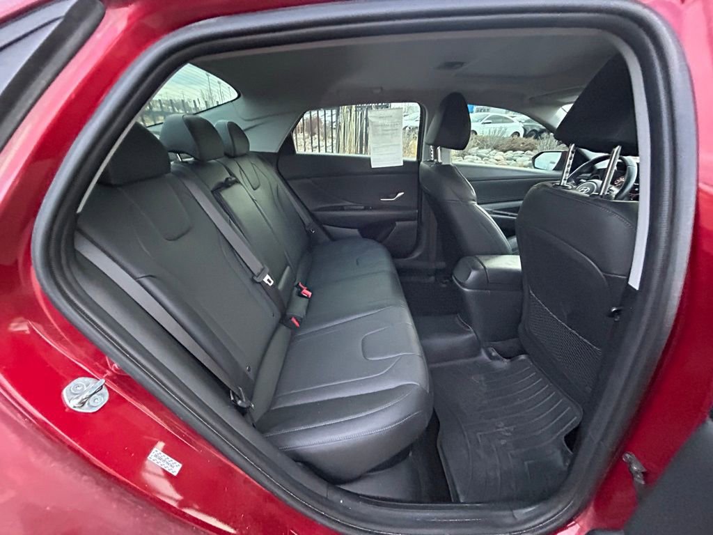 Used 2023 Hyundai Elantra Limited image 32