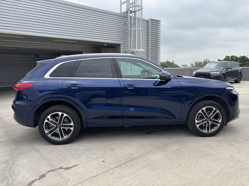 Used 2025 Audi Q5 Premium Plus w/ Premium Plus AWD/4WD image 4