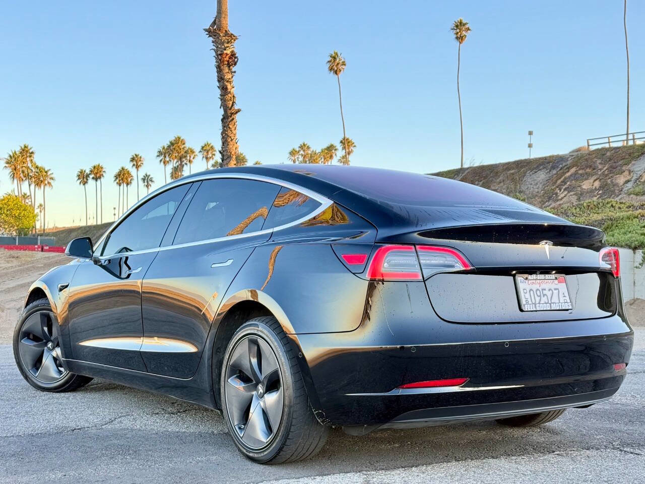 Used 2018 Tesla Model 3 Long Range RWD image 3