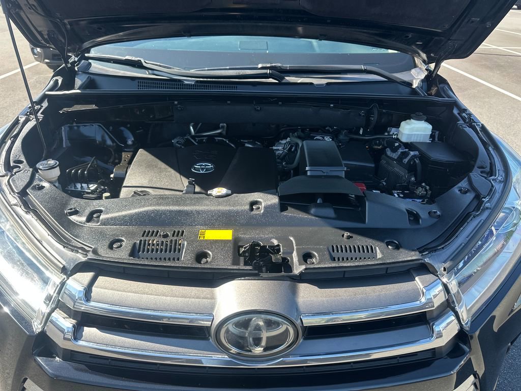 Used 2019 Toyota Highlander Limited AWD/4WD image 10