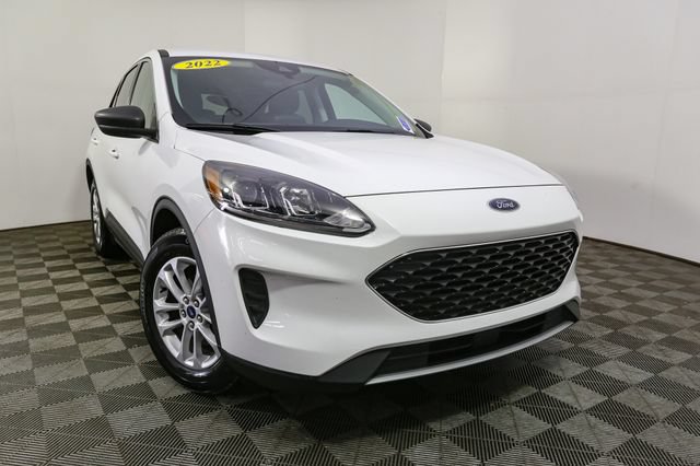 Used 2022 Ford Escape SE w/ Cold Weather Package FWD image 3