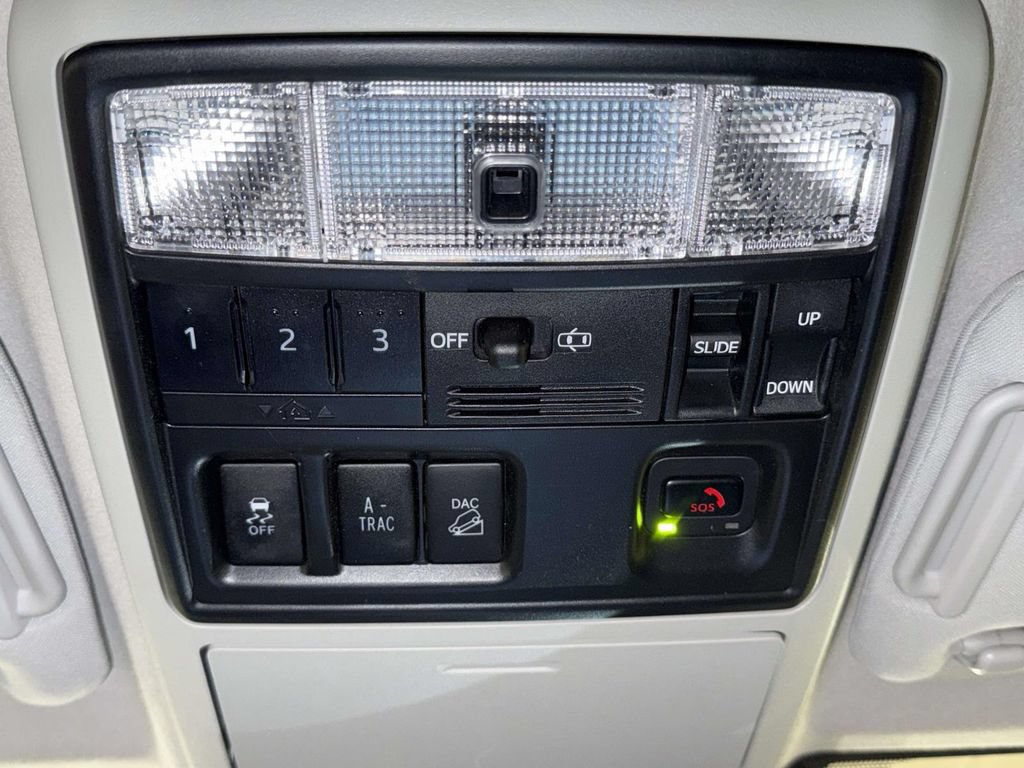 Used 2023 Toyota 4Runner Limited AWD/4WD image 27