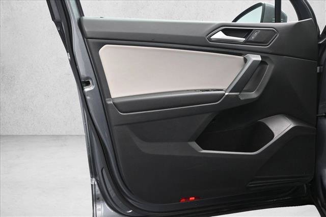 Used 2018 Volkswagen Tiguan SE FWD image 20
