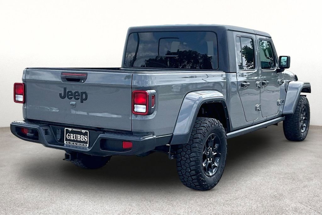 Used 2023 Jeep Gladiator Willys image 2