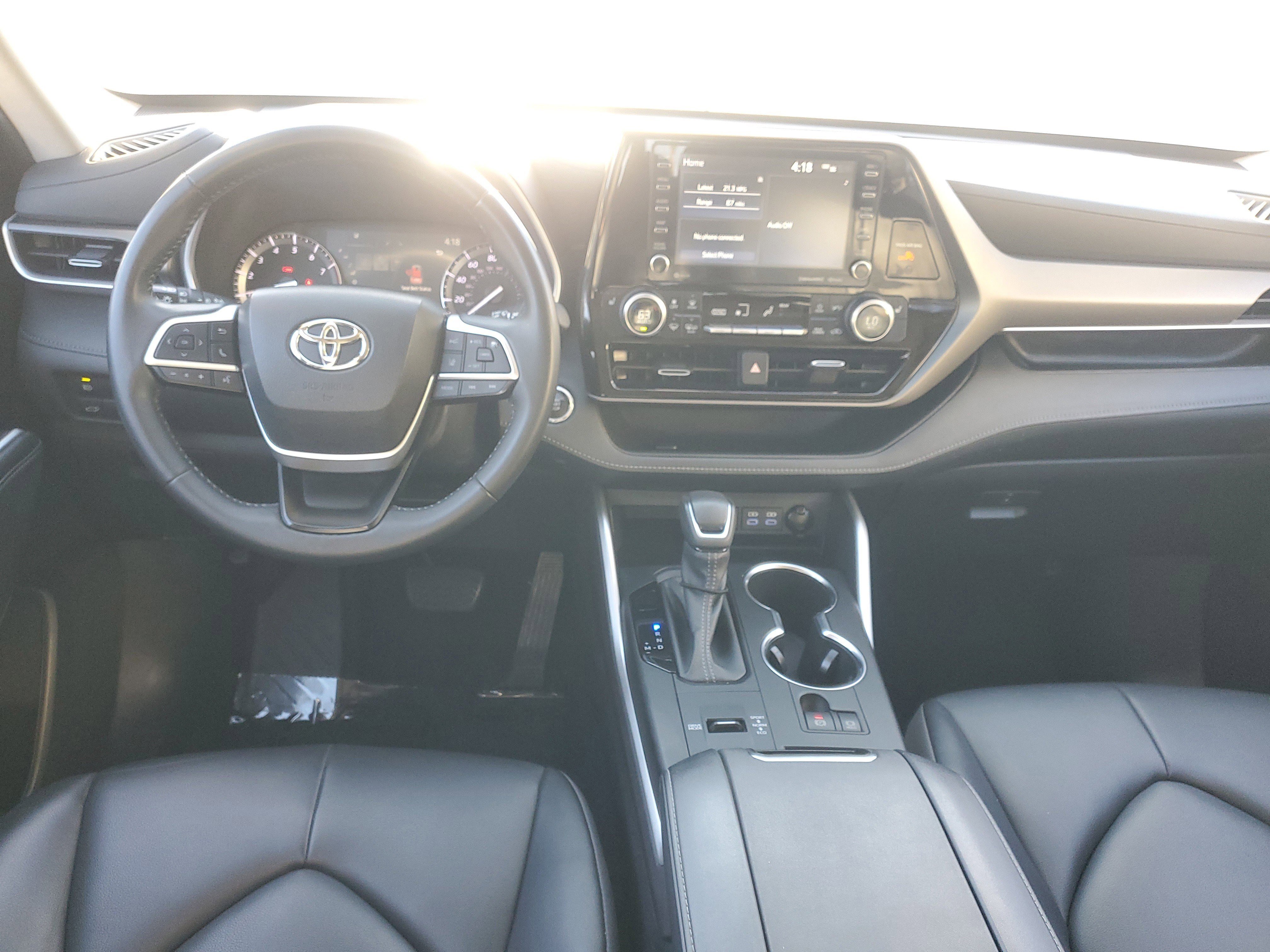 Used 2022 Toyota Highlander XLE image 11