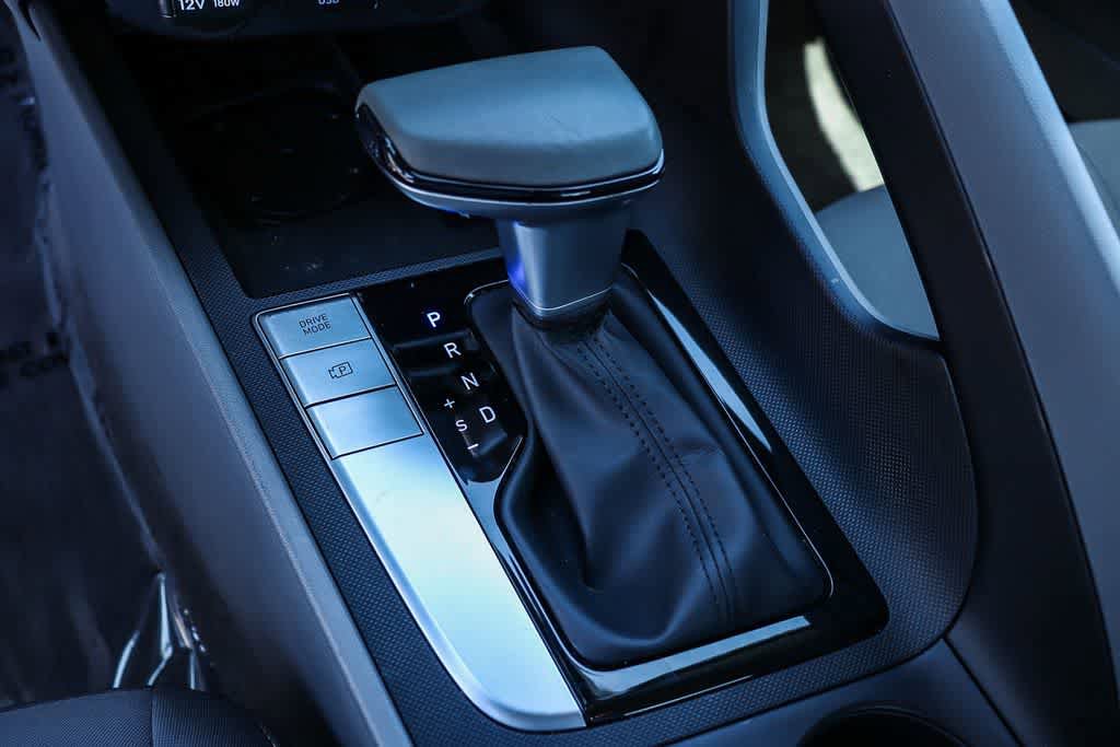Used 2025 Hyundai Elantra Sport FWD image 19