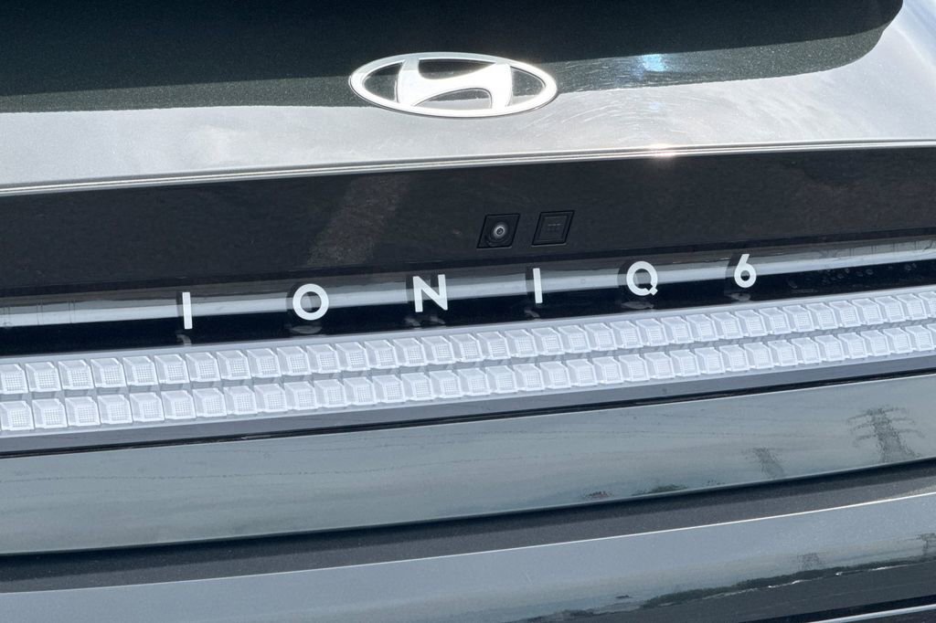 Used 2023 Hyundai Ioniq 6 Limited image 24