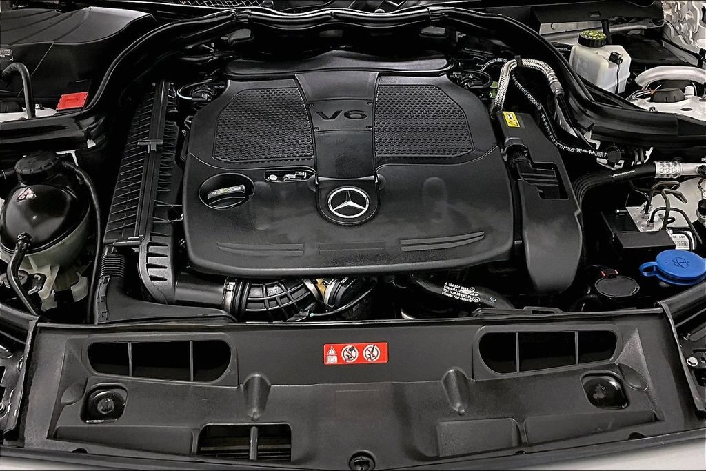 Used 2013 Mercedes-Benz C 300 4MATIC Sedan image 9