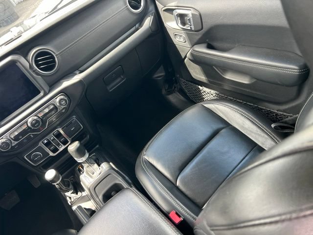 Used 2023 Jeep Wrangler Unlimited Sahara AWD/4WD image 11