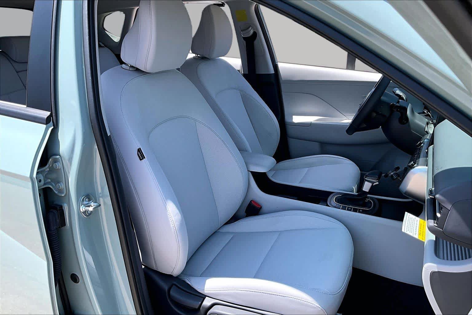 Used 2025 Hyundai Kona SEL FWD image 9