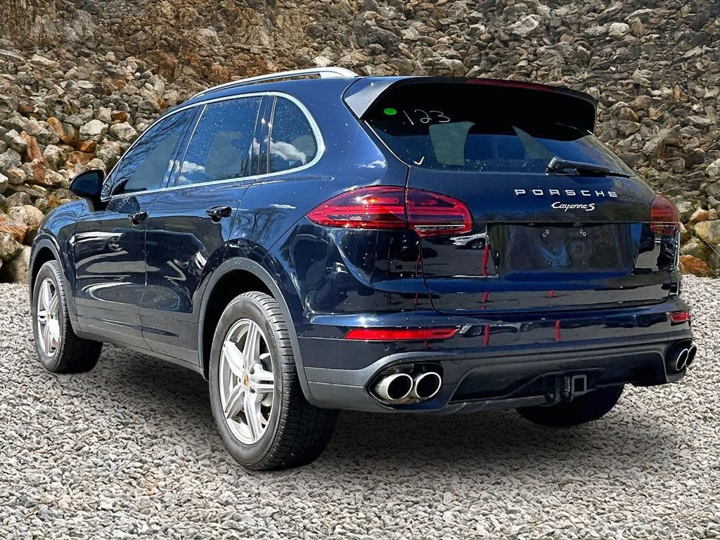 Used 2018 Porsche Cayenne S w/ Premium Package AWD/4WD image 11