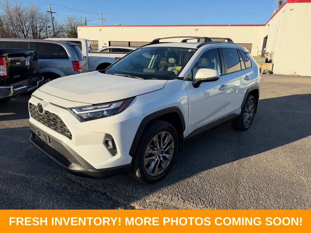 Used 2023 Toyota RAV4 XLE Premium image 3