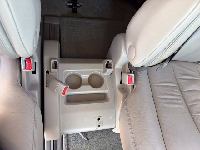 Used 2012 Toyota Sienna XLE w/ Entertainment Pkg FWD image 32