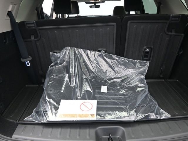 Used 2025 Nissan Pathfinder Platinum AWD/4WD image 34