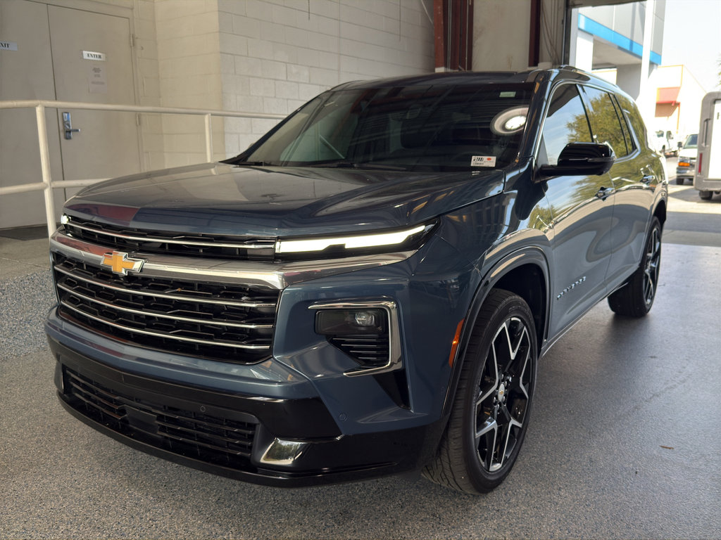 Used 2025 Chevrolet Traverse High Country image 4