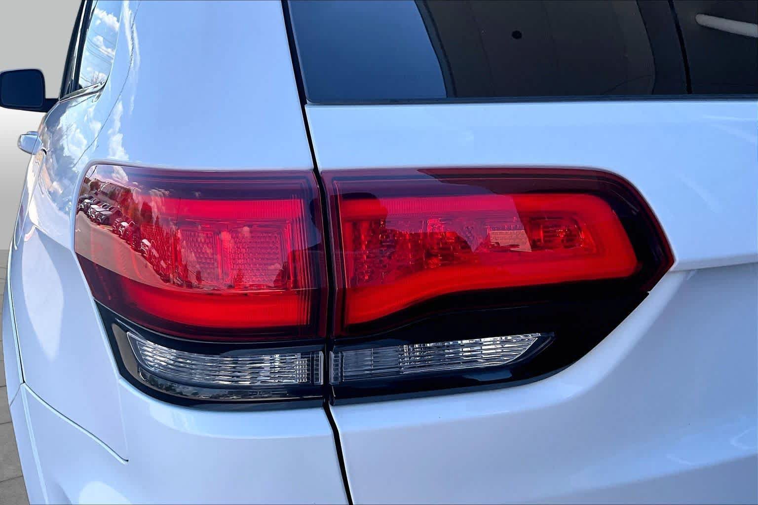 Used 2018 Jeep Grand Cherokee SRT AWD/4WD image 28