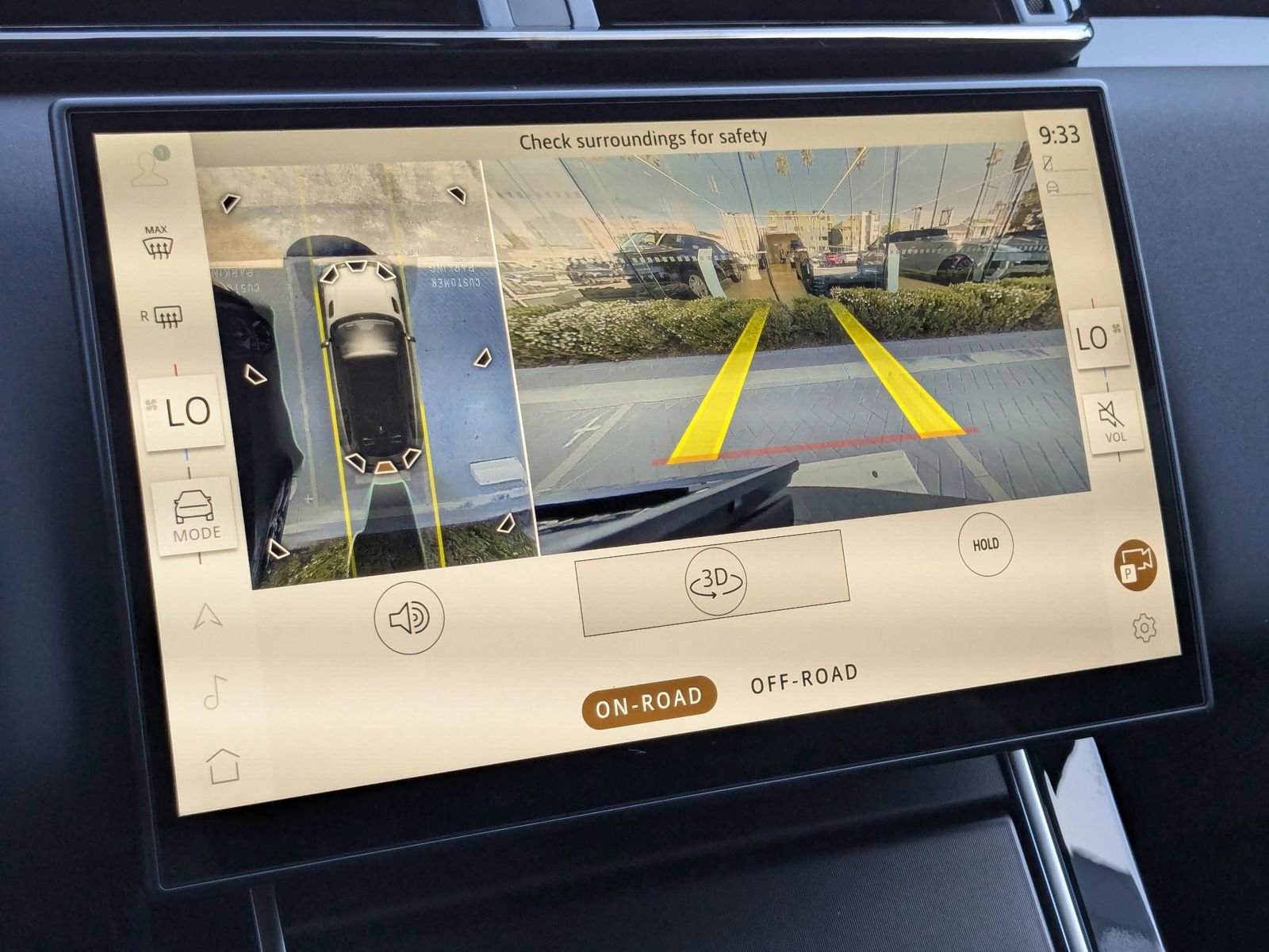 New 2026 Land Rover Range Rover Velar Dynamic SE image 13