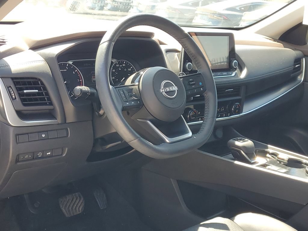 Used 2023 Nissan Rogue SV w/ SV Premium B Package AWD/4WD image 16