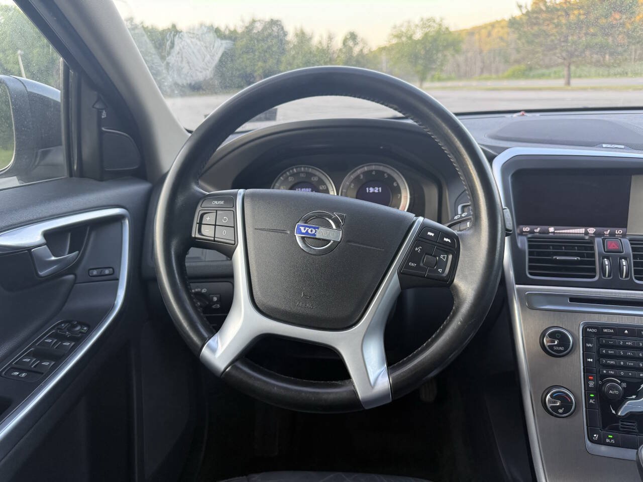 Used 2013 Volvo XC60 3.2 AWD/4WD image 11