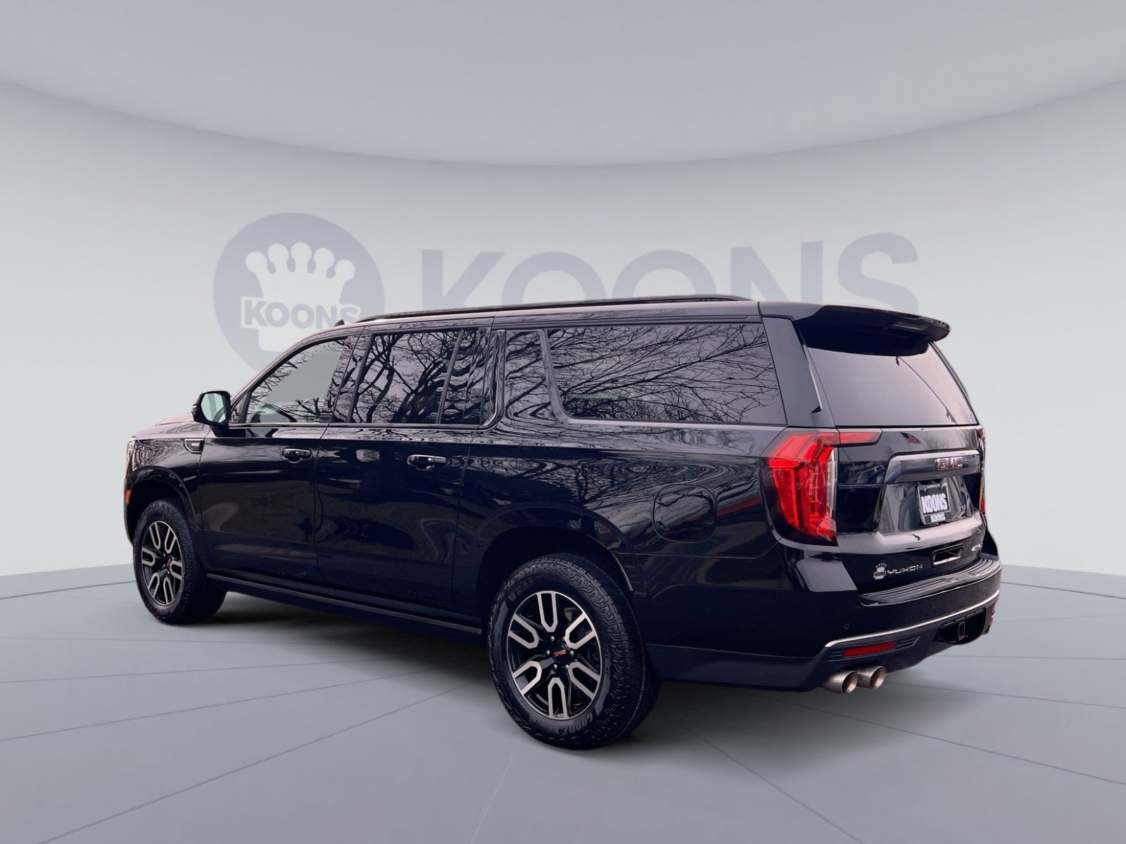 Used 2023 GMC Yukon XL AT4 w/ AT4 Premium Package image 4