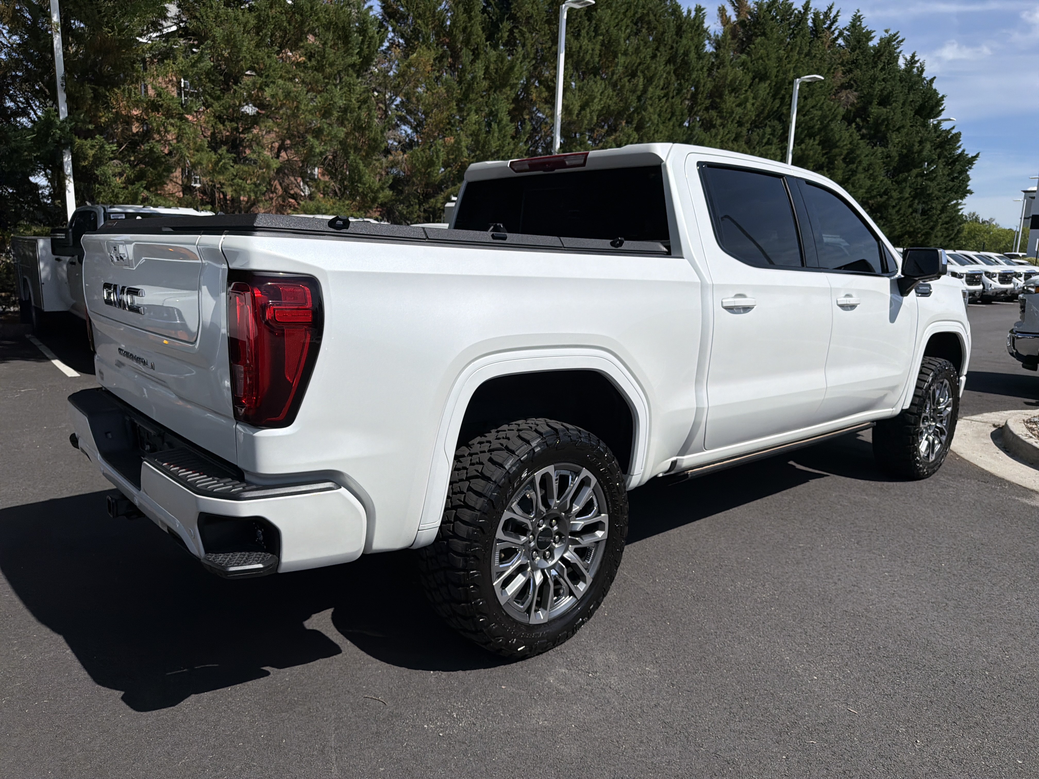 Used 2025 GMC Sierra 1500 Denali Ultimate AWD/4WD image 10