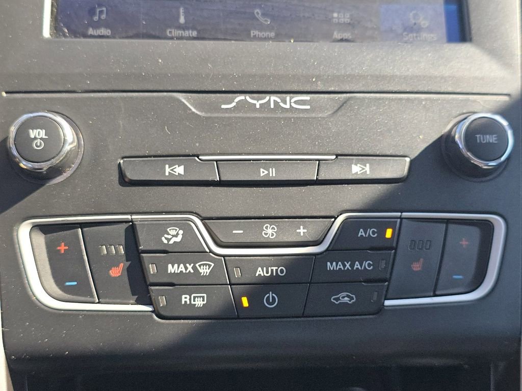 Used 2019 Ford Fusion SE AWD/4WD image 31