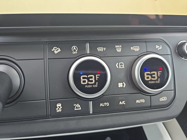 New 2026 Land Rover Defender 110 X-Dynamic SE AWD/4WD image 17