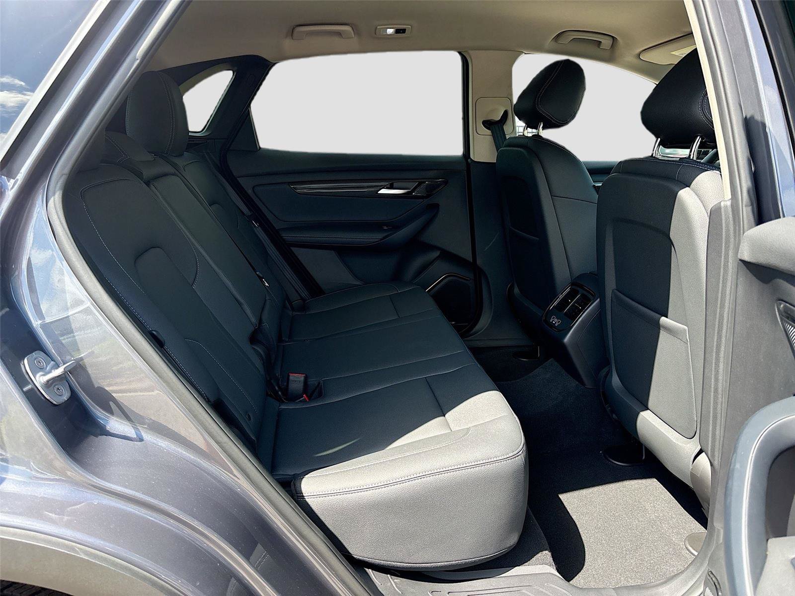 New 2025 VinFast VF 8 Eco AWD/4WD image 26
