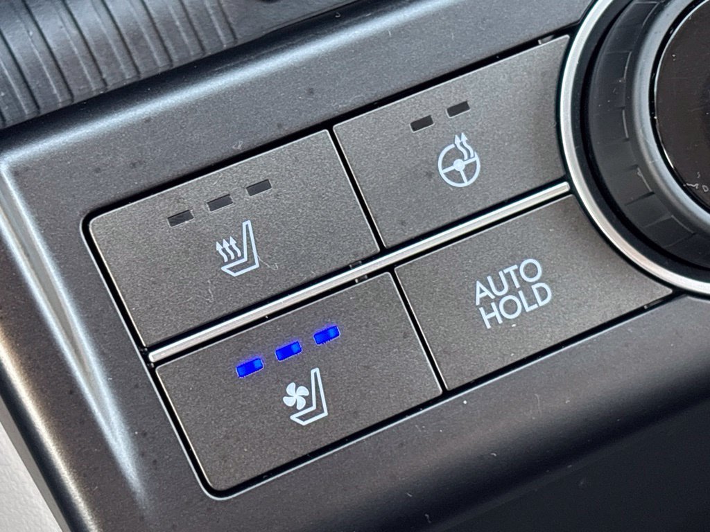 Used 2024 Hyundai Kona Limited FWD image 39