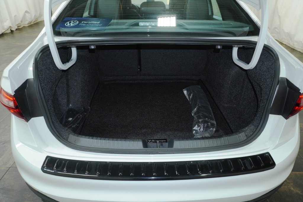 Used 2025 Volkswagen Jetta GLI Autobahn FWD image 5