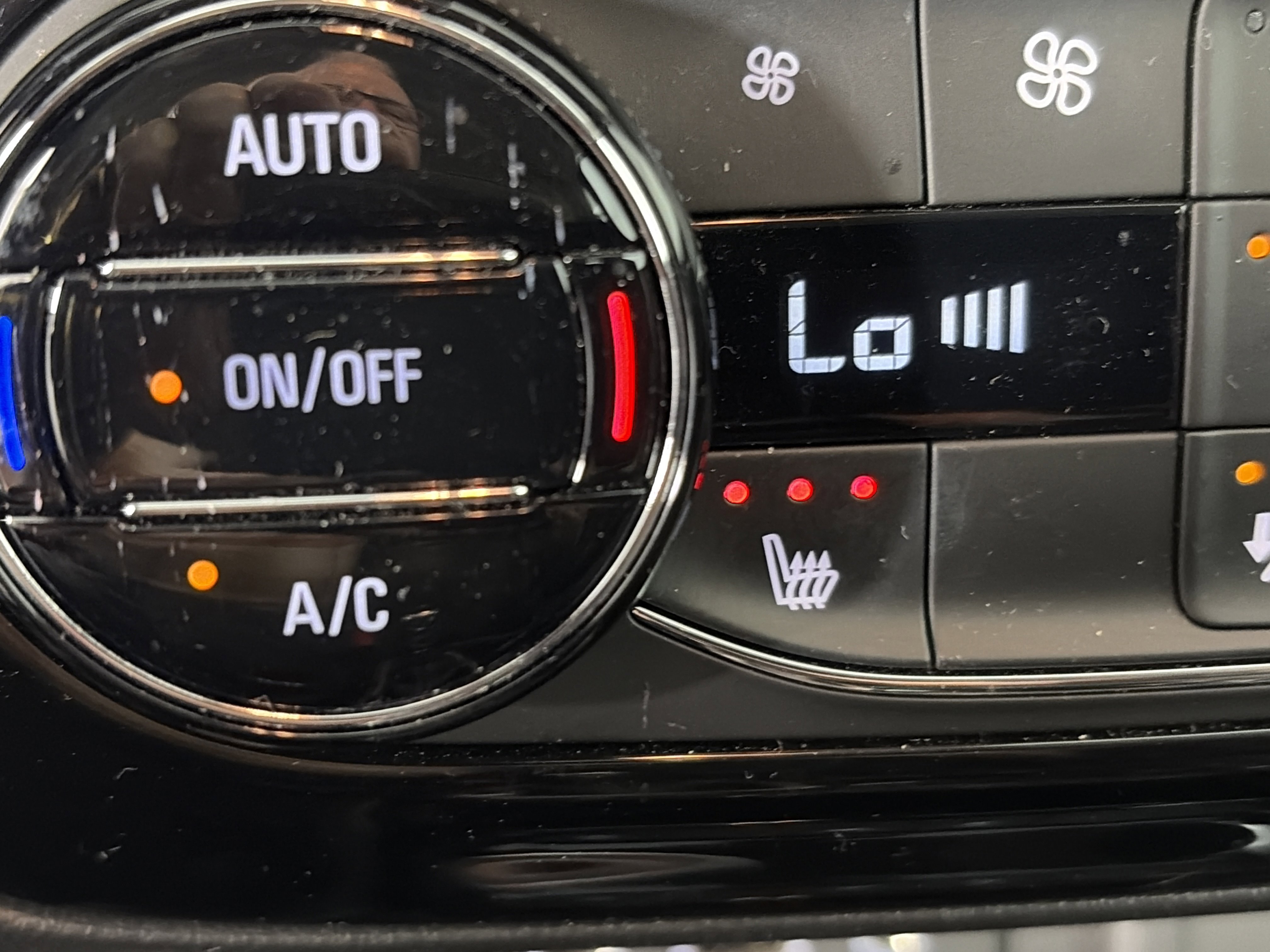 Certified 2022 Buick Encore GX Select w/ Sport Touring Package image 23