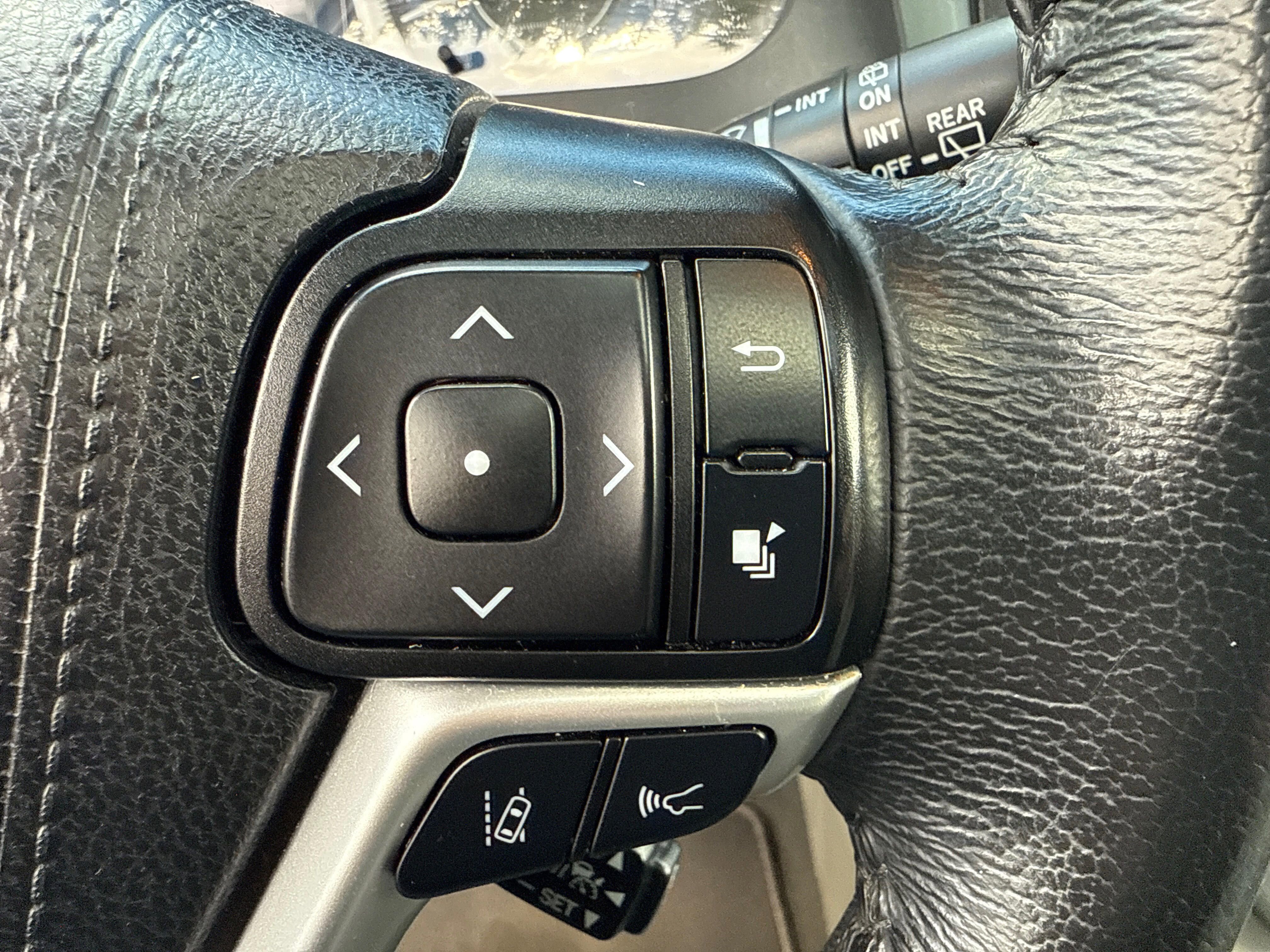 Used 2020 Toyota Sienna XLE AWD/4WD image 13