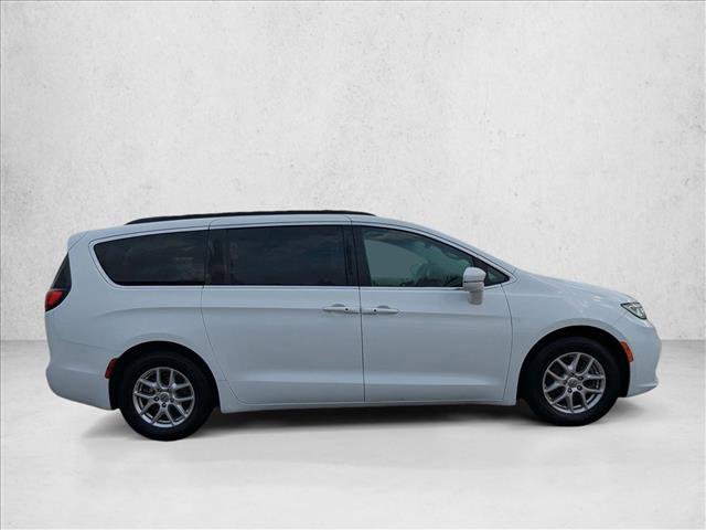 Used 2022 Chrysler Pacifica Touring-L video 4